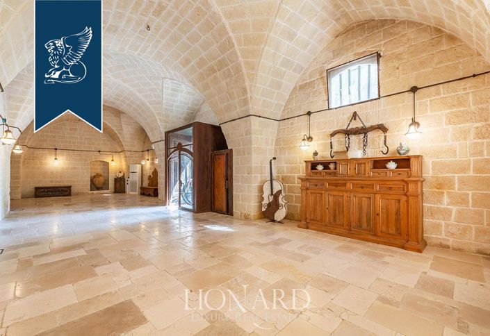 Image No.18-5 Bed Farmhouse for sale