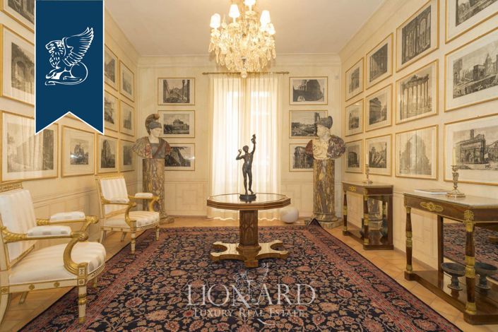 Image No.12-5 Bed Property for sale