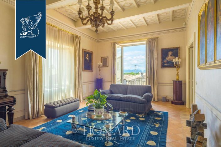 Image No.14-5 Bed Property for sale