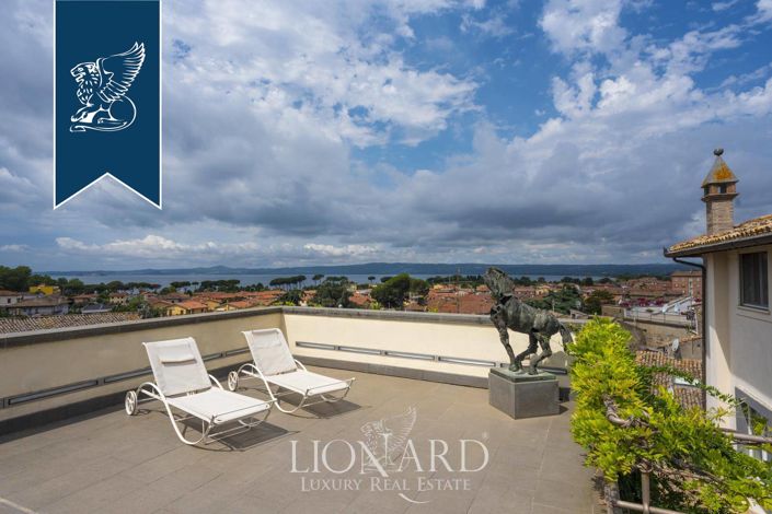 Image No.2-5 Bed Property for sale