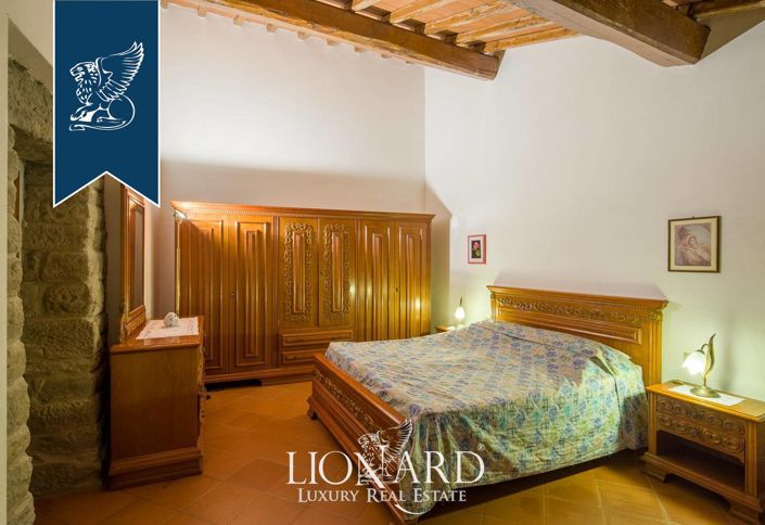 Image No.40-7 Bed Farmhouse for sale