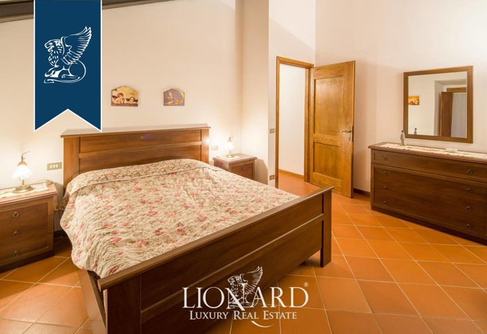 Image No.42-7 Bed Farmhouse for sale