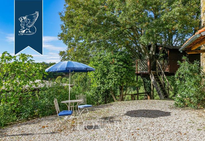 Image No.19-7 Bed Farmhouse for sale