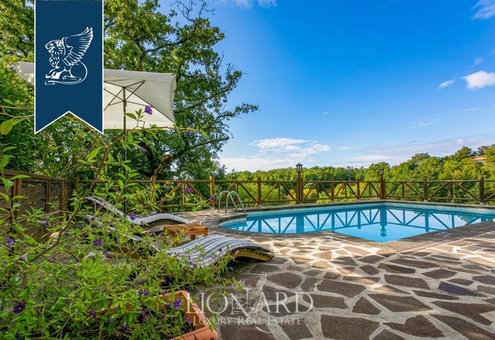 Image No.25-7 Bed Farmhouse for sale