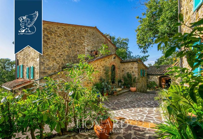 Image No.5-7 Bed Farmhouse for sale