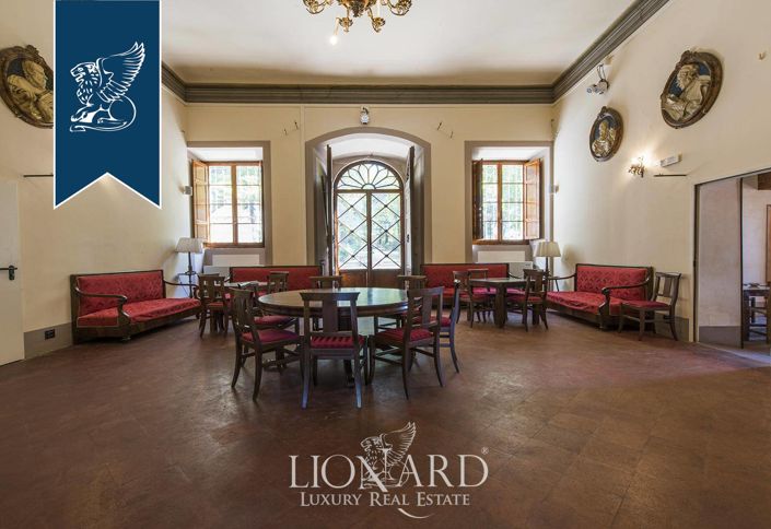 Image No.11-22 Bed Villa for sale