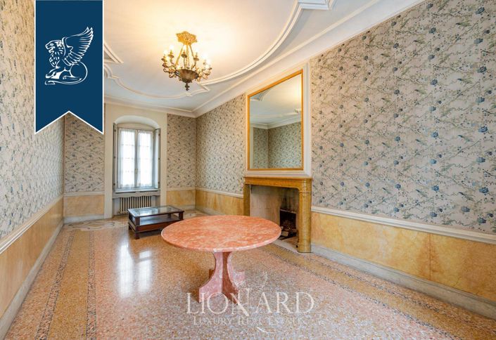 Image No.14-5 Bed Property for sale