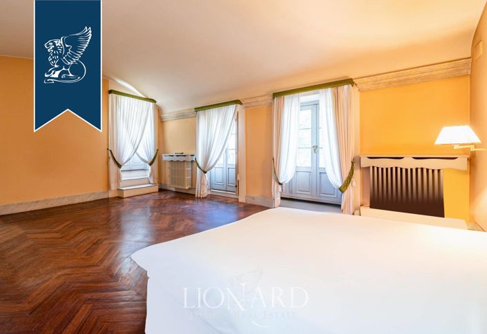 Image No.17-5 Bed Property for sale