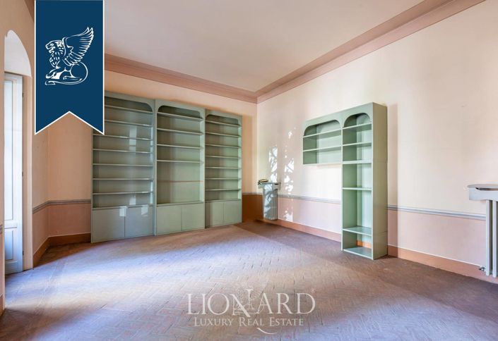 Image No.31-5 Bed Property for sale