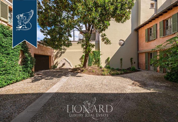 Image No.39-5 Bed Property for sale