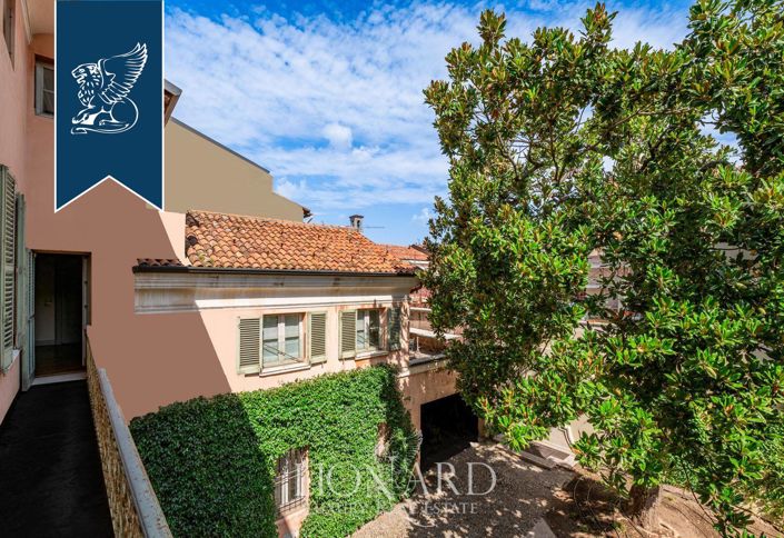 Image No.43-5 Bed Property for sale