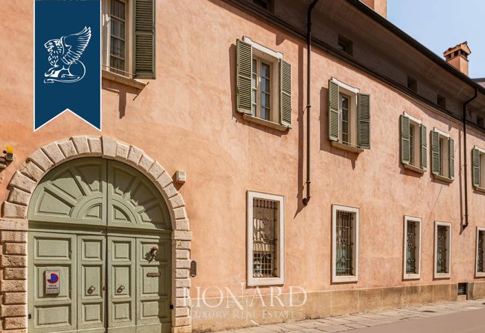 Image No.46-5 Bed Property for sale