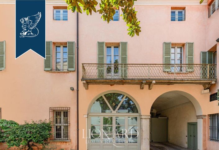 Image No.6-5 Bed Property for sale