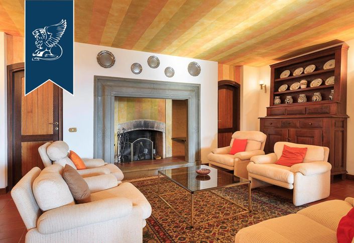 Image No.18-9 Bed Villa for sale