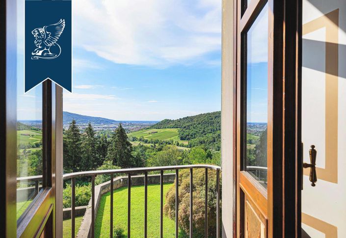 Image No.52-9 Bed Villa for sale