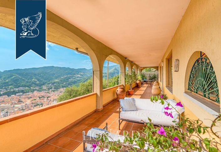 Image No.1-5 Bed Villa for sale