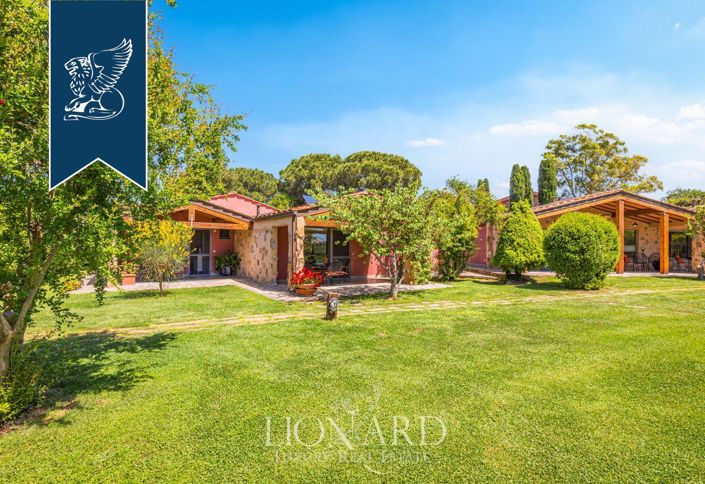 Image No.14-9 Bed Farmhouse for sale