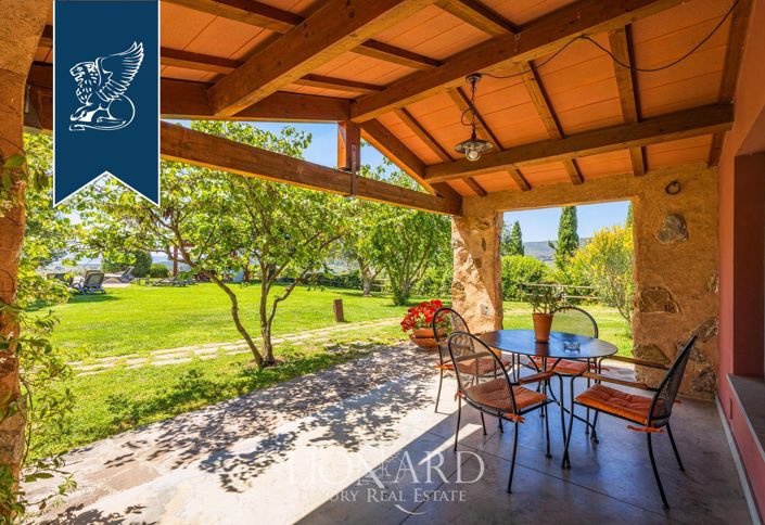 Image No.18-9 Bed Farmhouse for sale