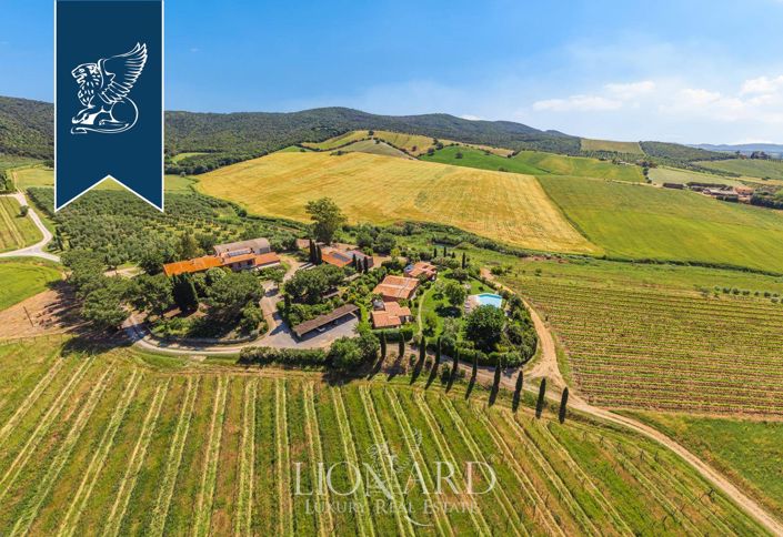 Image No.3-9 Bed Farmhouse for sale