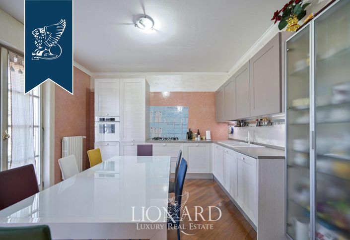 Image No.24-20 Bed Villa for sale