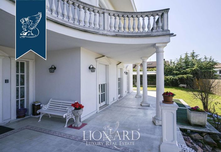 Image No.5-20 Bed Villa for sale