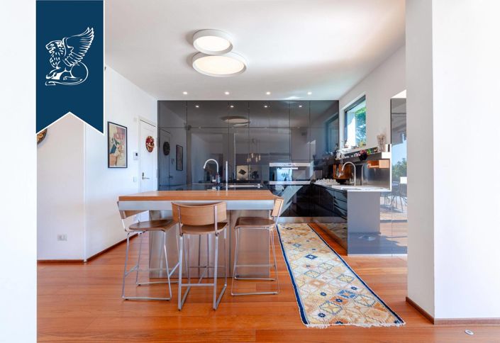 Image No.26-5 Bed Villa for sale