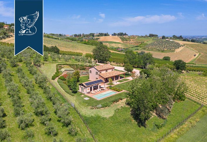 Image No.2-4 Bed Villa for sale