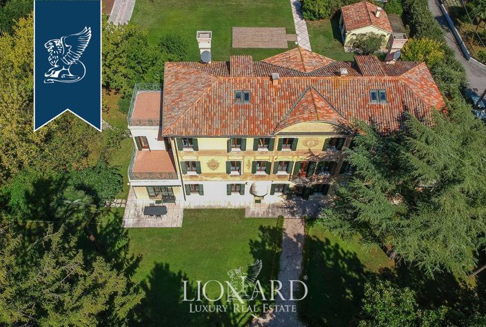 Image No.21-8 Bed Villa for sale