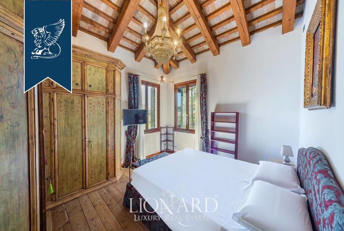 Image No.41-8 Bed Villa for sale