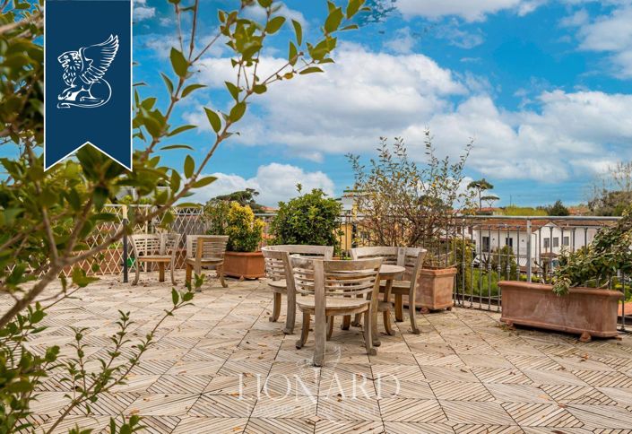 Image No.19-18 Bed Hotel for sale