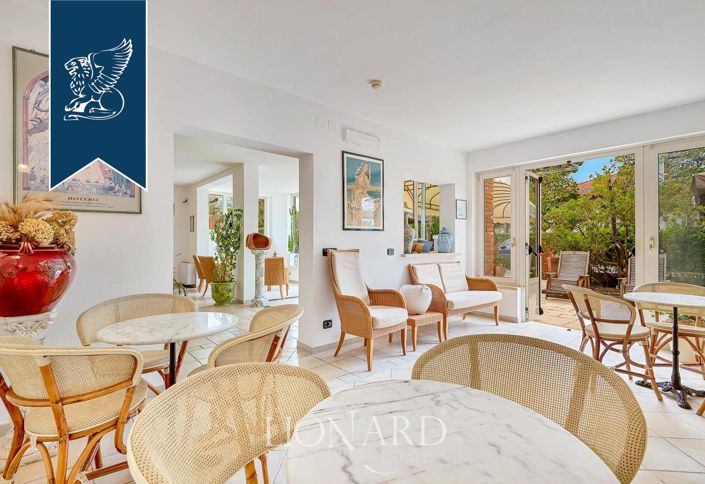 Image No.5-18 Bed Hotel for sale