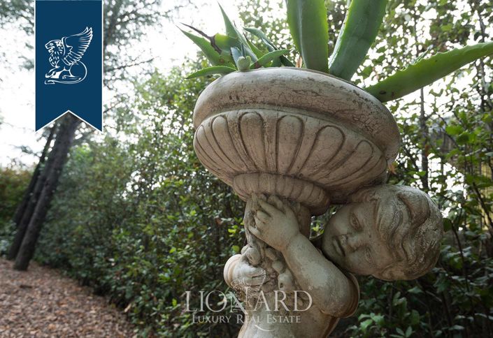 Image No.28-12 Bed Villa for sale