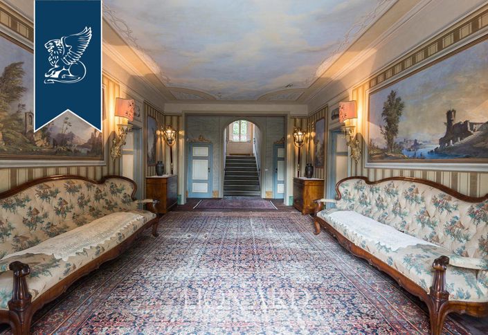 Image No.29-12 Bed Villa for sale