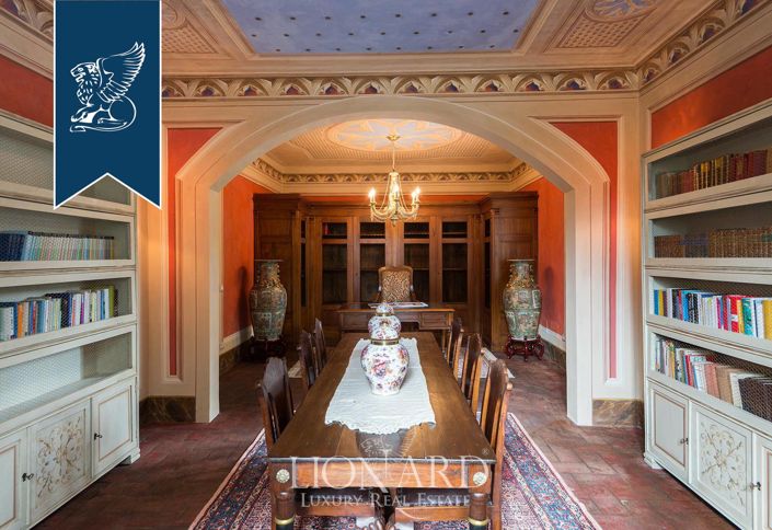 Image No.36-12 Bed Villa for sale