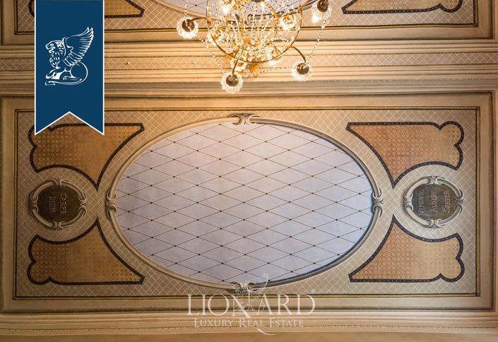 Image No.52-12 Bed Villa for sale