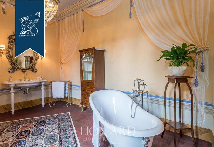 Image No.55-12 Bed Villa for sale