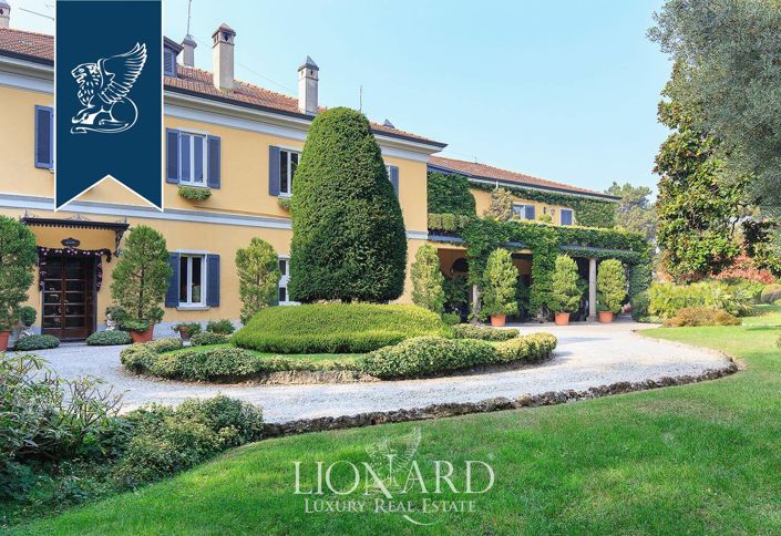 Image No.10-27 Bed Villa for sale