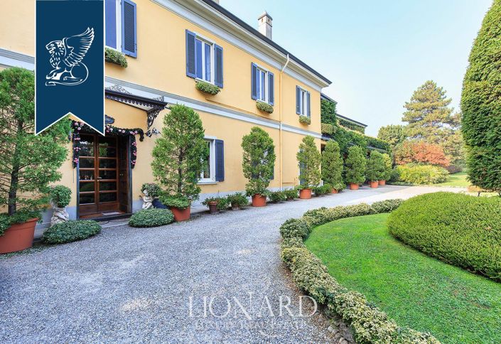 Image No.13-27 Bed Villa for sale