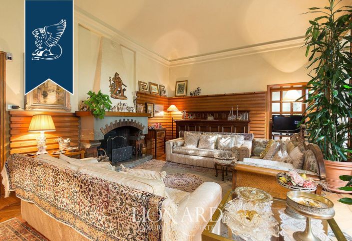 Image No.25-27 Bed Villa for sale