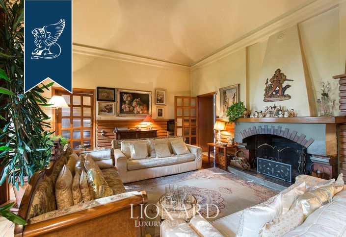 Image No.27-27 Bed Villa for sale