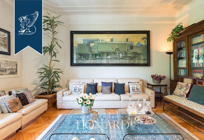 Image No.33-27 Bed Villa for sale