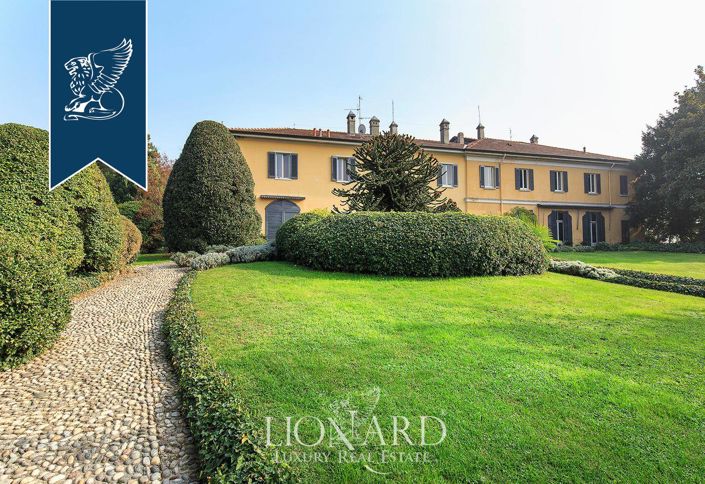 Image No.6-27 Bed Villa for sale