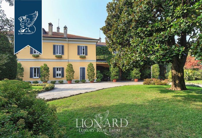 Image No.9-27 Bed Villa for sale