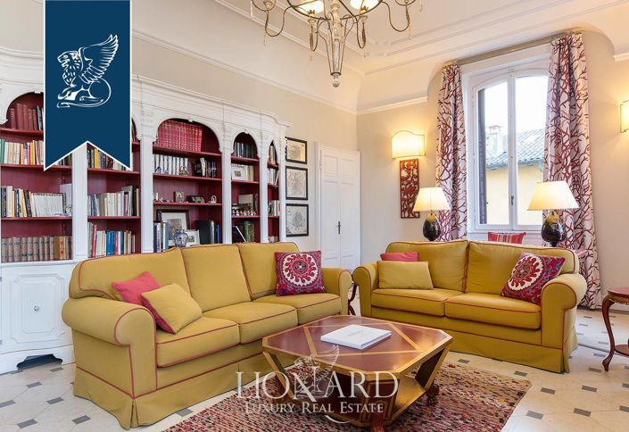 Image No.10-10 Bed Villa for sale