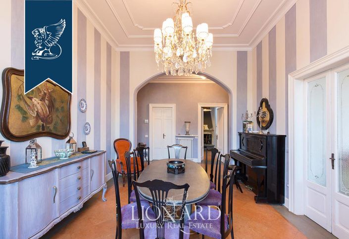 Image No.15-10 Bed Villa for sale