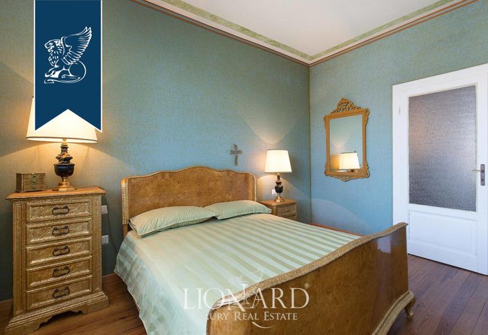 Image No.32-10 Bed Villa for sale