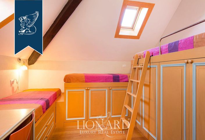 Image No.35-10 Bed Villa for sale