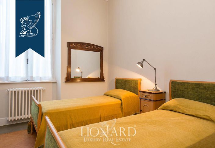 Image No.39-10 Bed Villa for sale