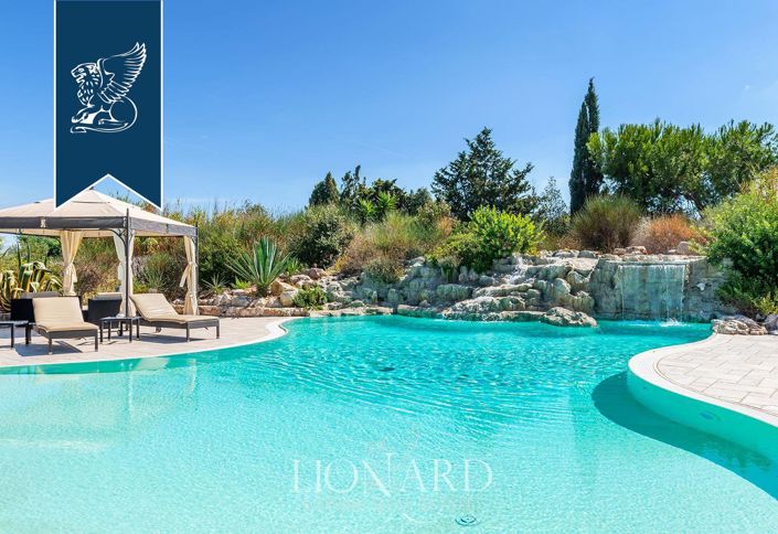 Image No.14-14 Bed Farmhouse for sale