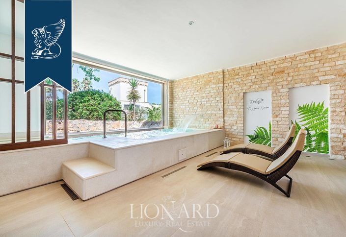 Image No.17-14 Bed Farmhouse for sale